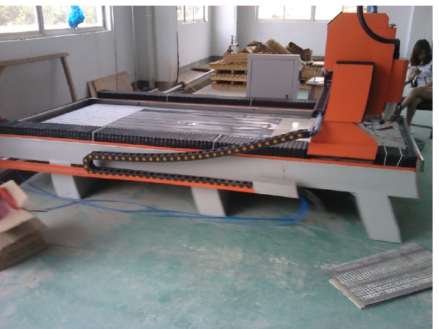 恭喜江陰陸總購(gòu)傑雕重型JD-1325石材雕刻機(jī)